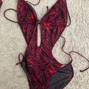 Victoria Secret Sunthru monokini sz XS